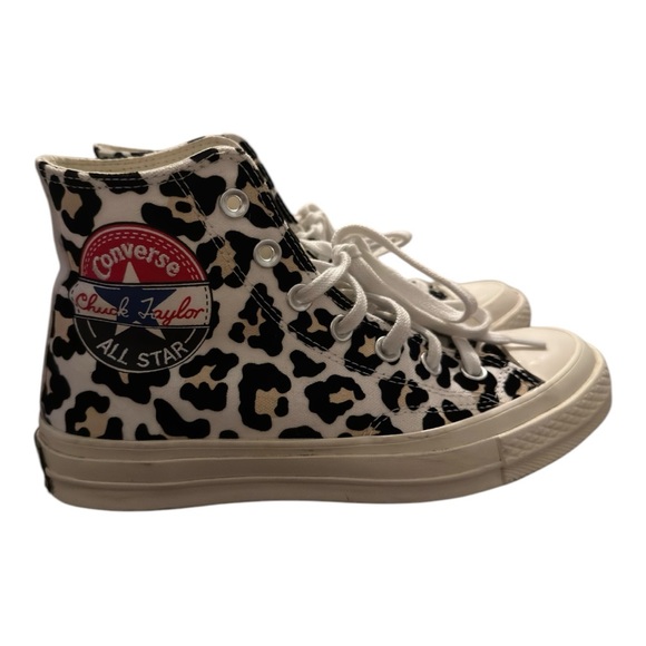 Converse Leopard High Top Chuck Taylor - Like New 
W Size 6.5 - Picture 1 of 4